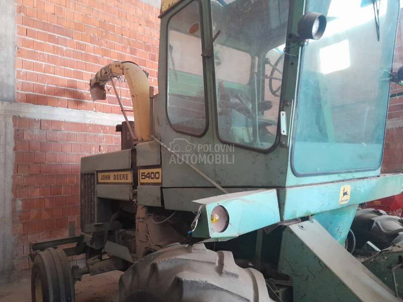 John Deere 5400