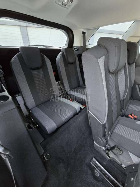 Peugeot 5008 1.6 hDi/NAV/LED/AUT