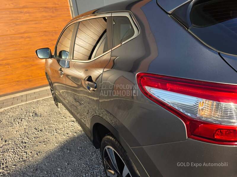 Nissan Qashqai 1.2 360 X-TRONIC FUL
