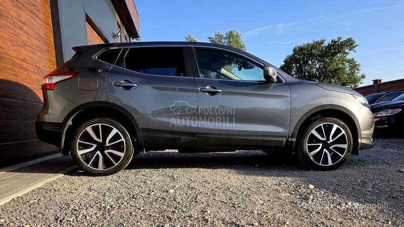 Nissan Qashqai 1.2 360 X-TRONIC FUL