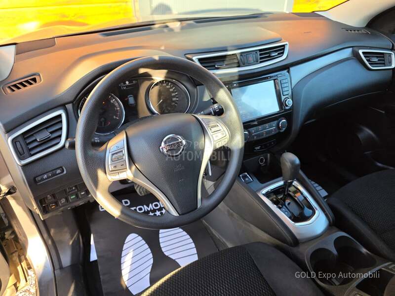 Nissan Qashqai 1.2 360 X-TRONIC FUL