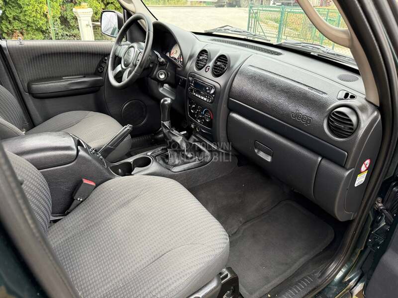 Jeep Cherokee 2.5 SPORT