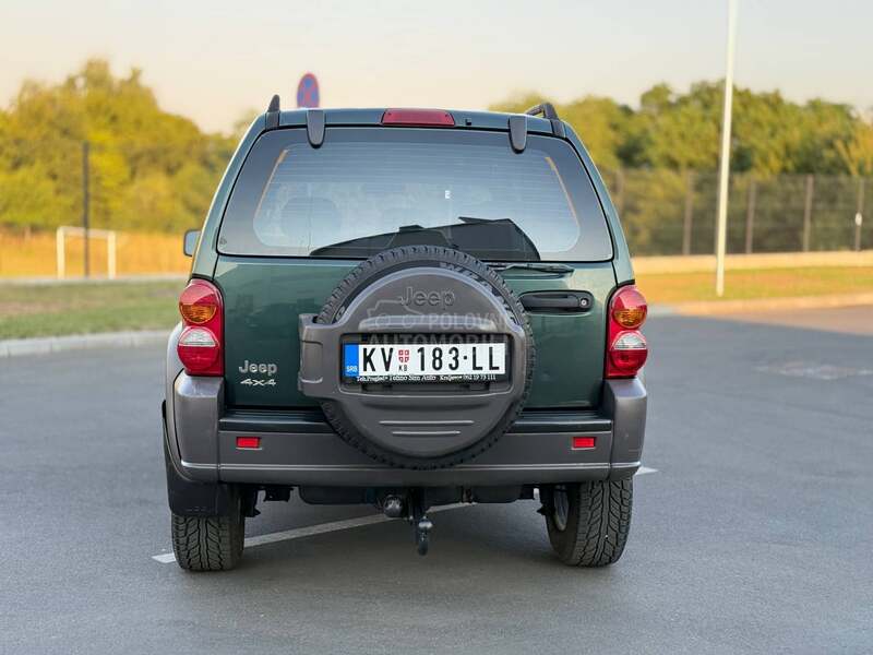 Jeep Cherokee 2.5 SPORT