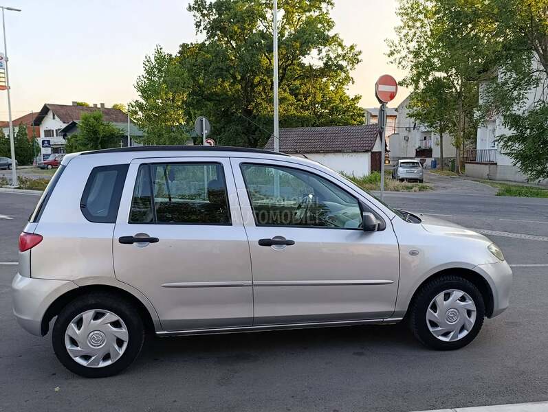 Mazda 2 
