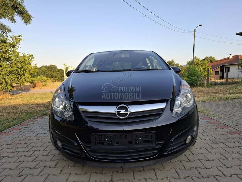 Opel Corsa D 1.4 i, Enyoj