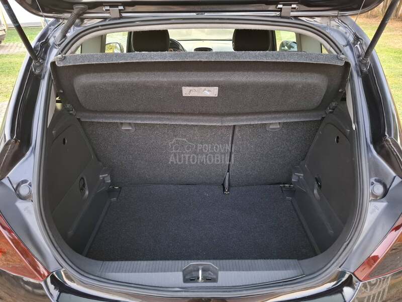 Opel Corsa D 1.4 i, Enyoj