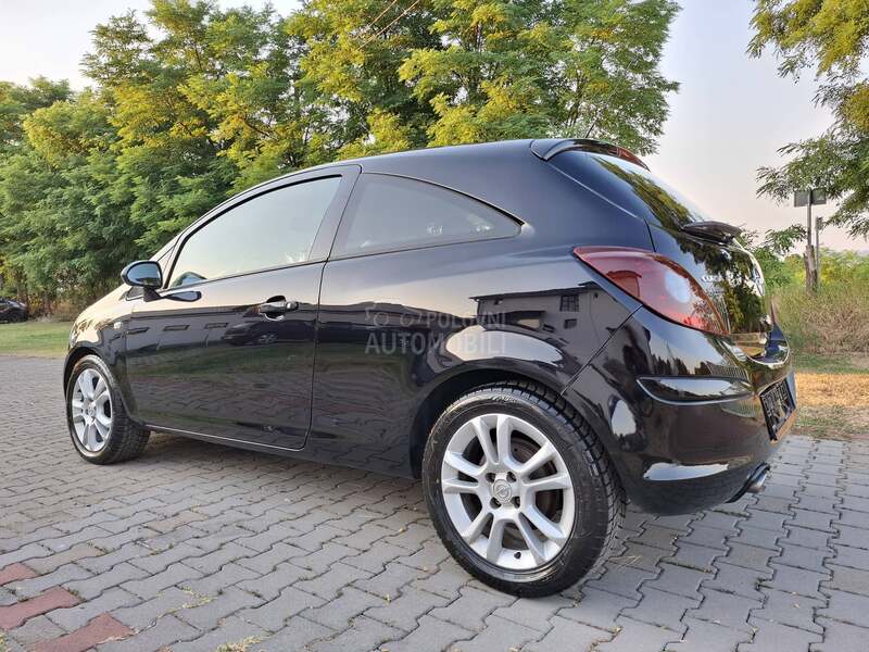 Opel Corsa D 1.4 i, Enyoj