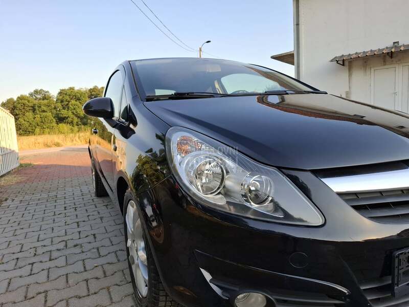 Opel Corsa D 1.4 i, Enyoj