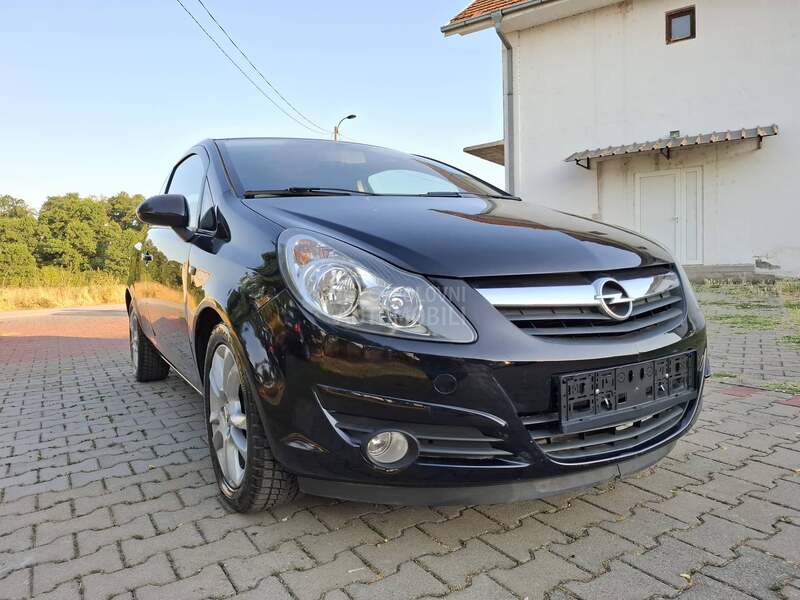 Opel Corsa D 1.4 i, Enyoj