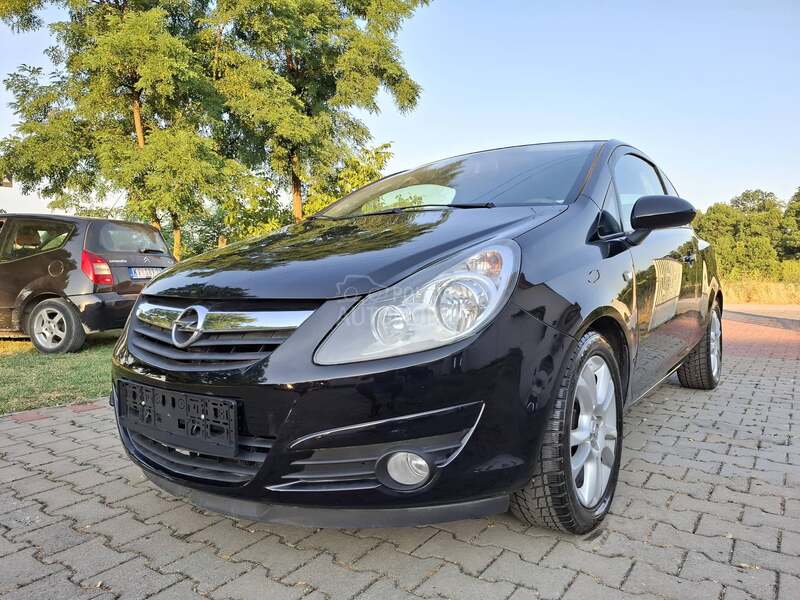 Opel Corsa D 1.4 i, Enyoj