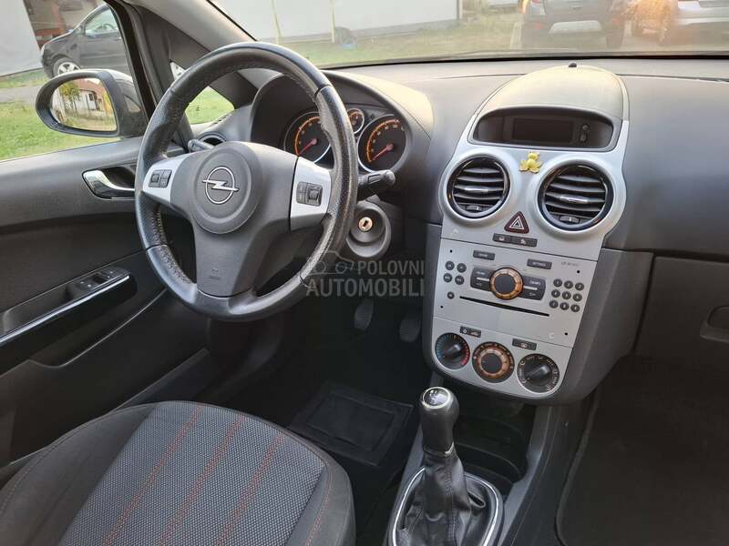 Opel Corsa D 1.4 i, Enyoj