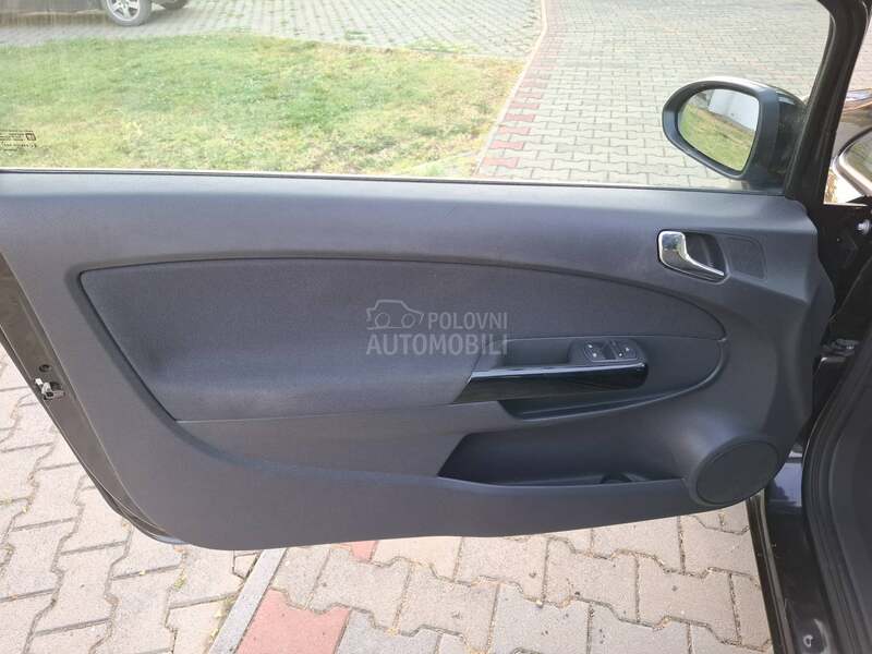 Opel Corsa D 1.4 i, Enyoj