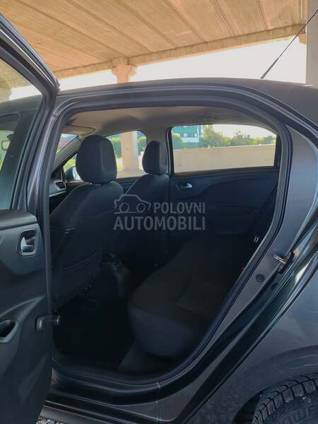Peugeot 301 VTi Active