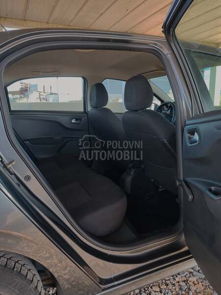 Peugeot 301 VTi Active