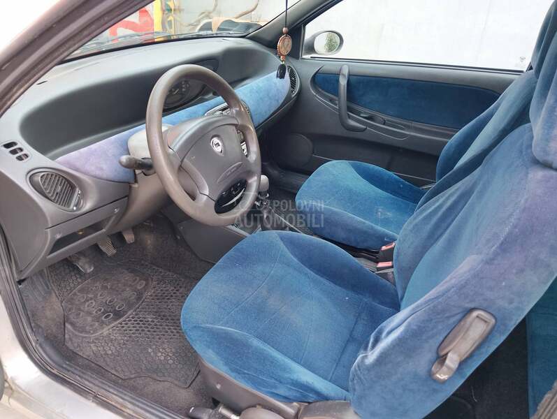Lancia Ypsilon 1.2 8v