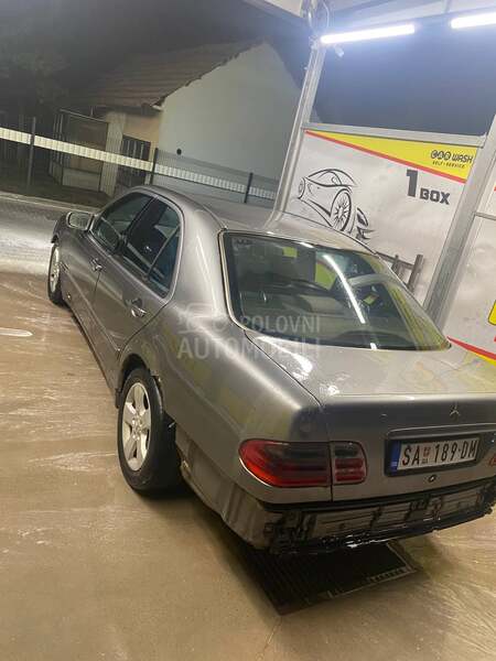 Mercedes Benz E 200 