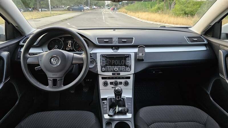 Volkswagen Passat B7 2.0 TDI bluemotion