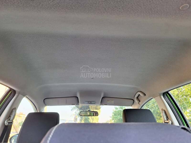 Mazda 2 POGLEDATI TEXT