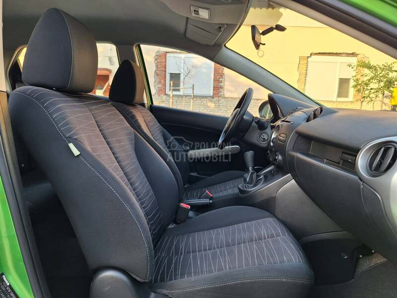 Mazda 2 POGLEDATI TEXT