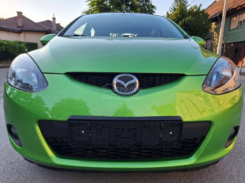 Mazda 2 POGLEDATI TEXT