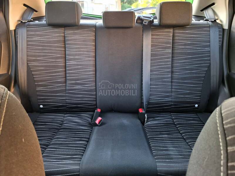 Mazda 2 POGLEDATI TEXT