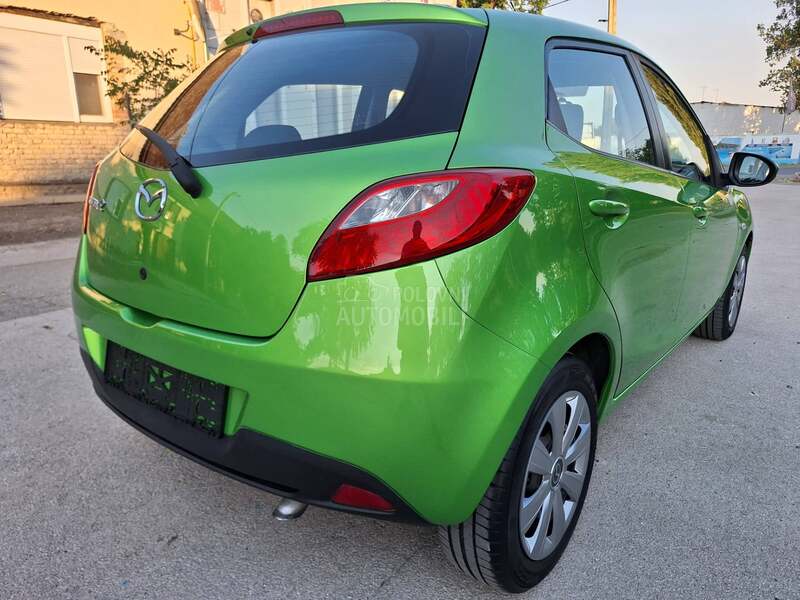 Mazda 2 POGLEDATI TEXT