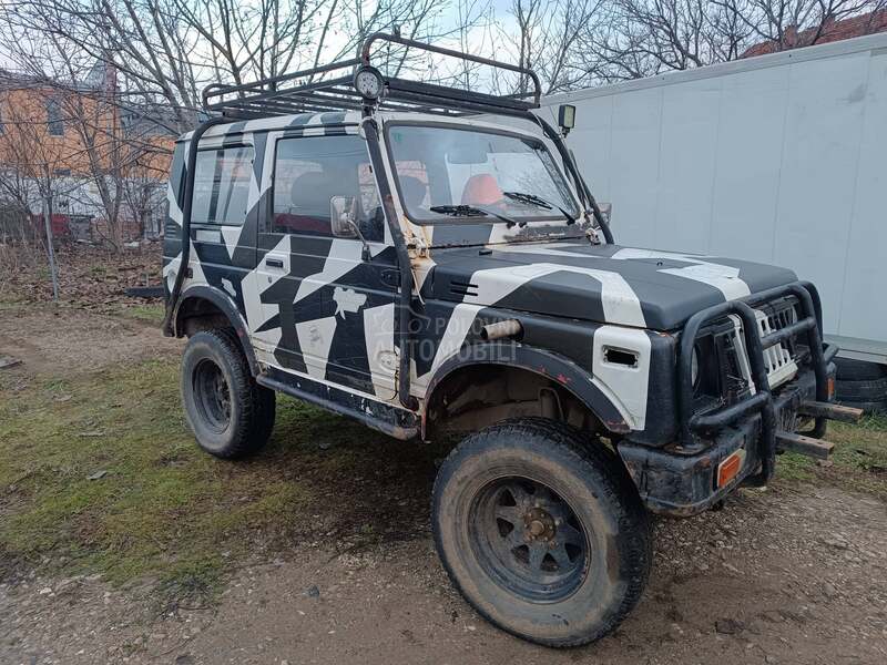 Suzuki SJ Samurai 