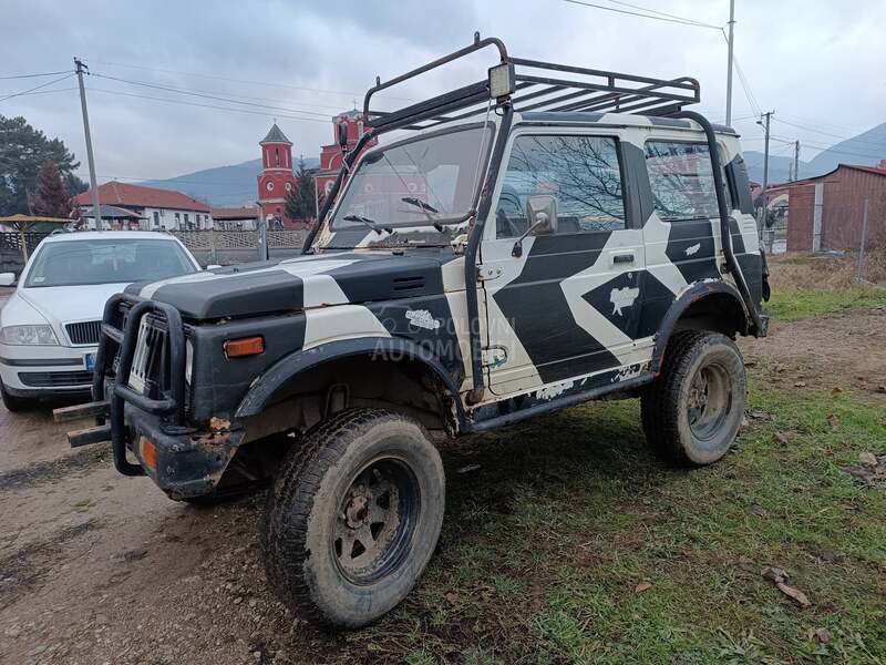 Suzuki SJ Samurai 