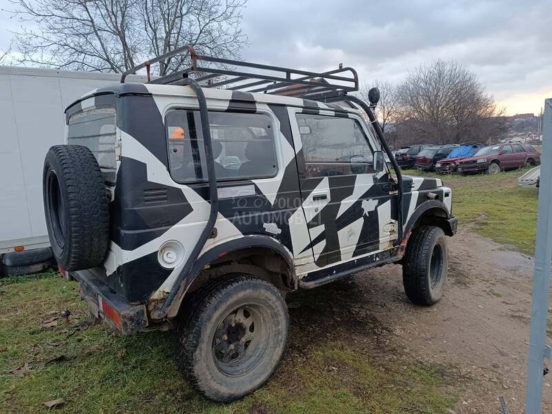 Suzuki SJ Samurai 
