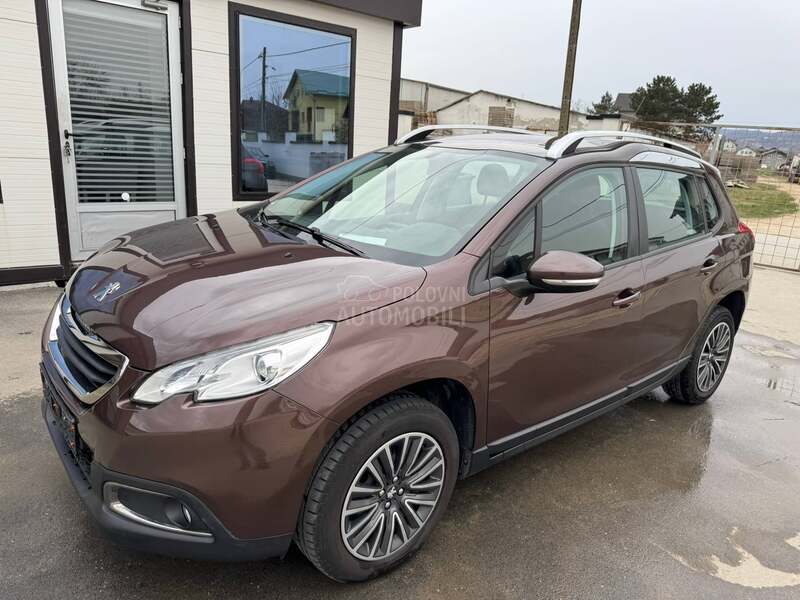 Peugeot 2008 1,2 i