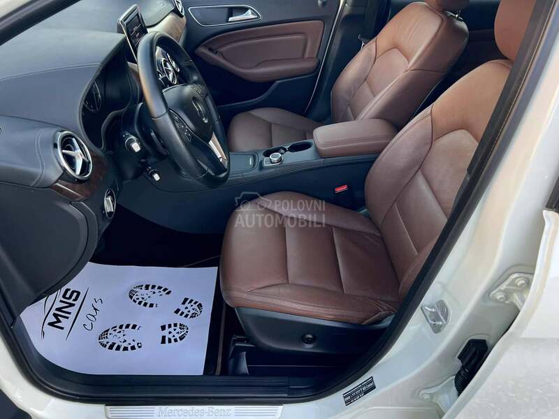 Mercedes Benz B 200 Luxury/Aut7G/Led/ACC