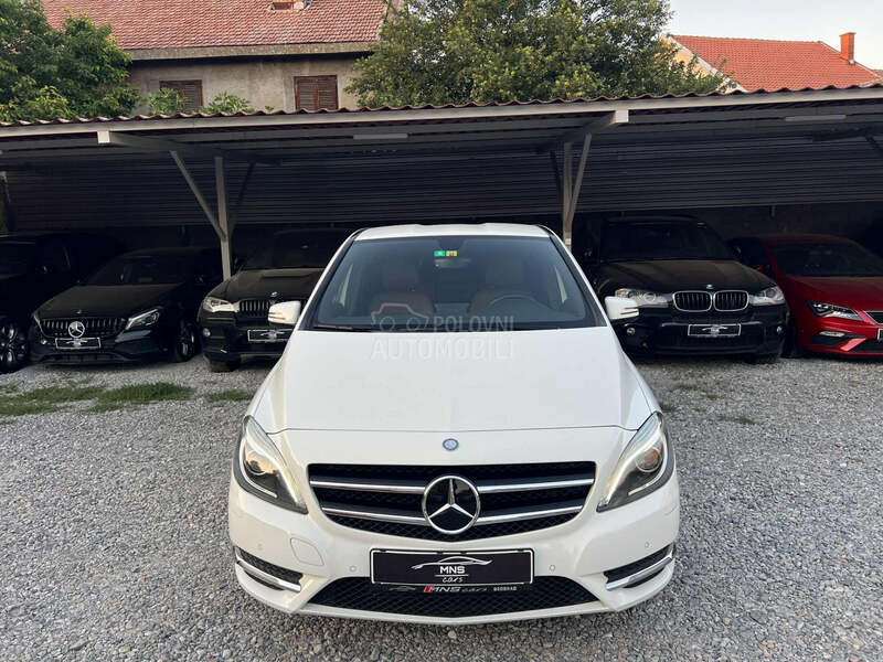 Mercedes Benz B 200 Luxury/Aut7G/Led/ACC
