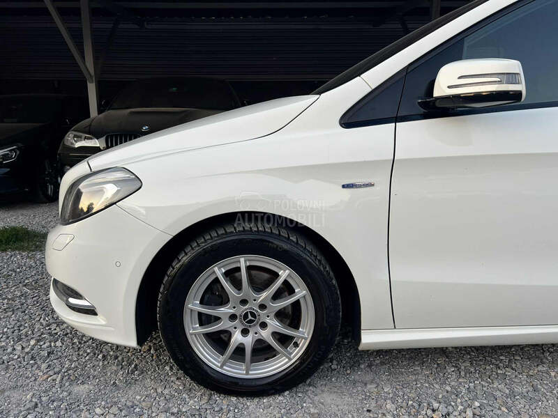 Mercedes Benz B 200 Luxury/Aut7G/Led/ACC