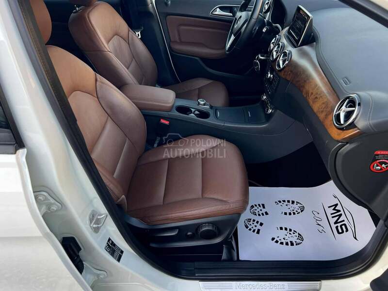 Mercedes Benz B 200 Luxury/Aut7G/Led/ACC