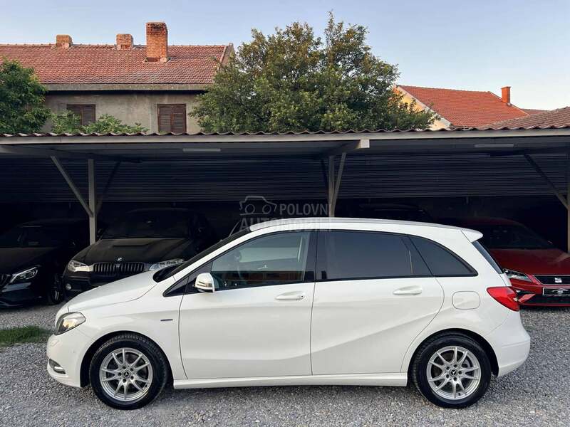 Mercedes Benz B 200 Luxury/Aut7G/Led/ACC