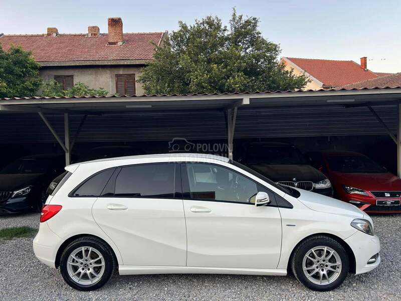 Mercedes Benz B 200 Luxury/Aut7G/Led/ACC