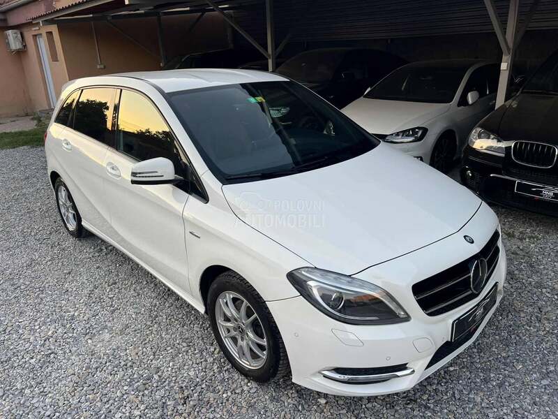 Mercedes Benz B 200 Luxury/Aut7G/Led/ACC
