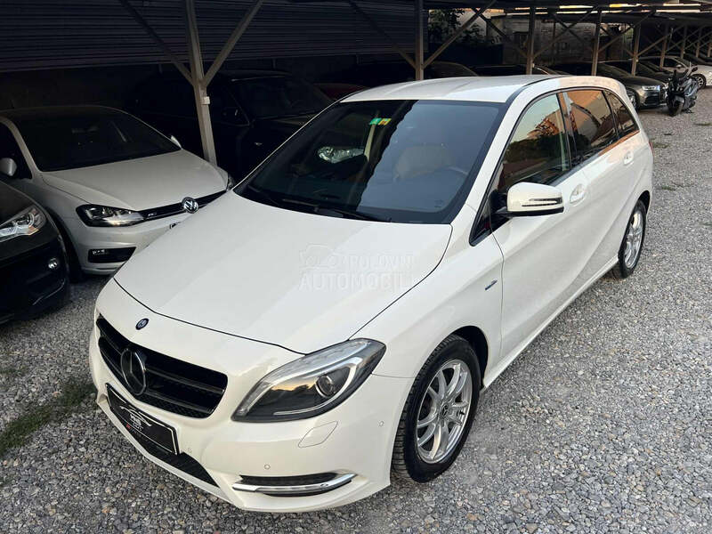 Mercedes Benz B 200 Luxury/Aut7G/Led/ACC