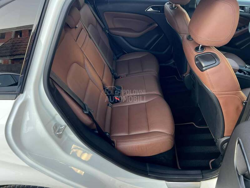 Mercedes Benz B 200 Luxury/Aut7G/Led/ACC