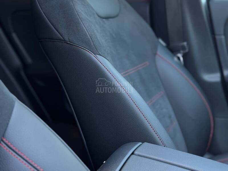 Mercedes Benz GLA 200 D/AMG/PANO/MULTIBEAM