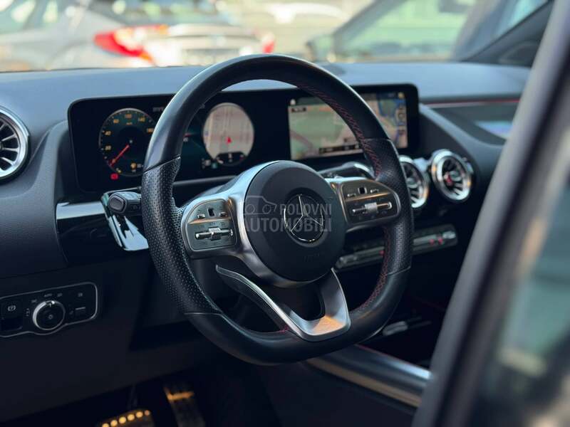 Mercedes Benz GLA 200 D/AMG/PANO/MULTIBEAM