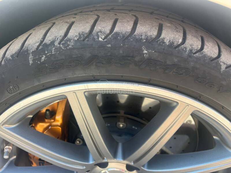 Pirelli 255/35 R19 Letnja