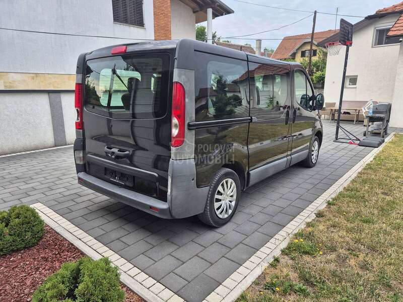 Opel Vivaro 2.5 d