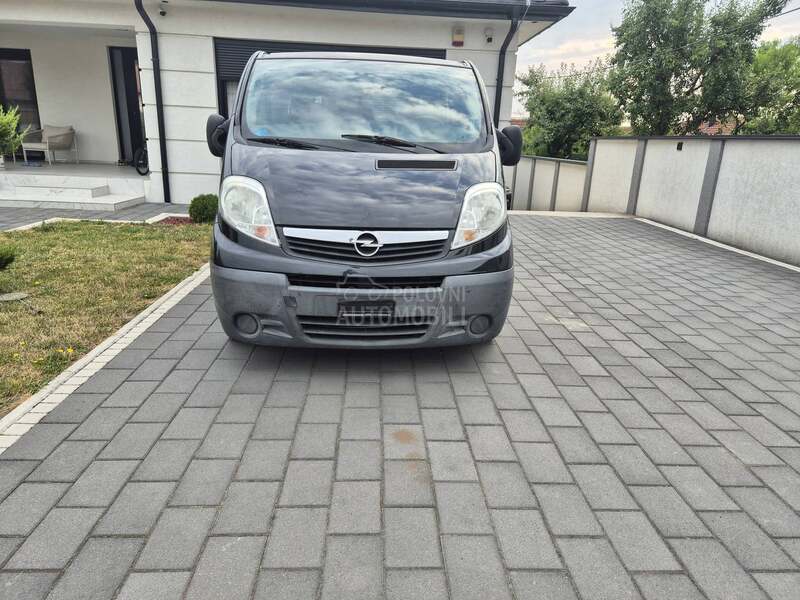 Opel Vivaro 2.5 d
