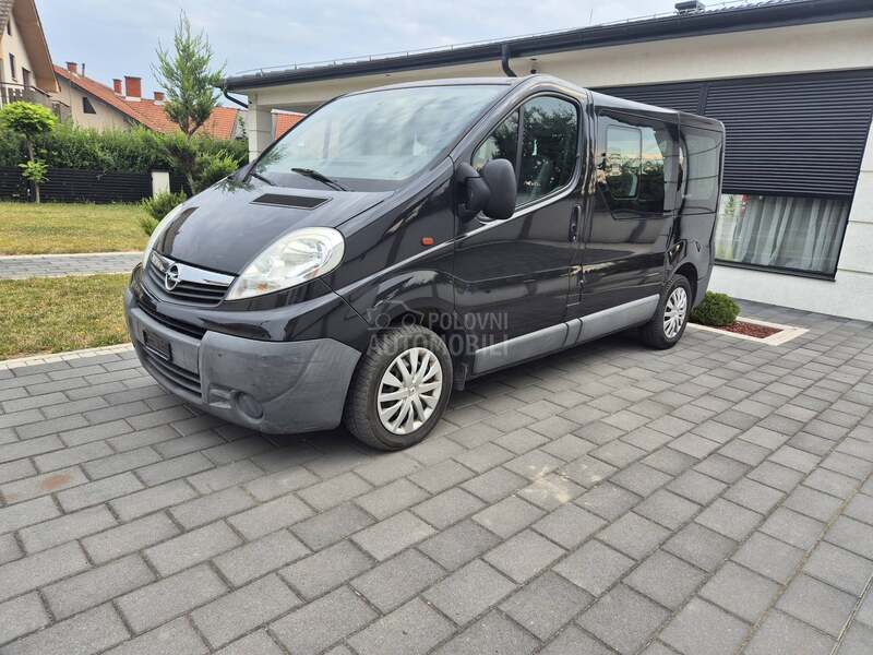 Opel Vivaro 2.5 d