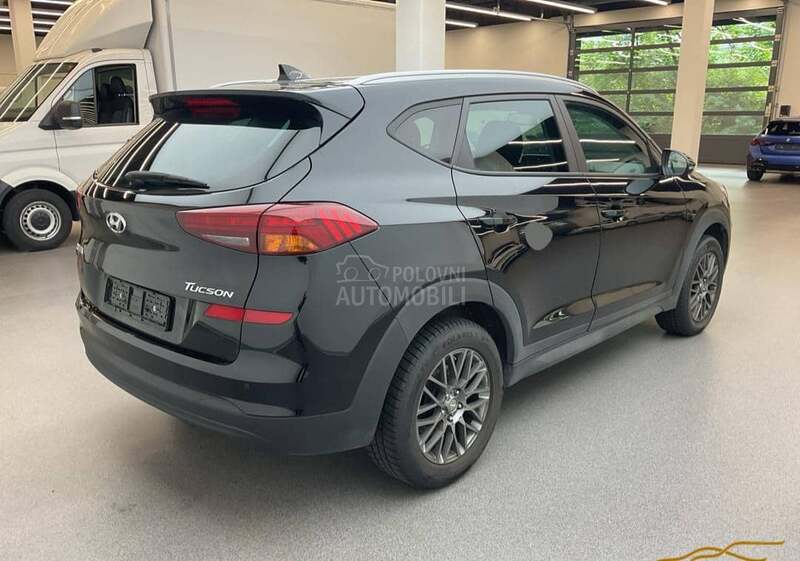 Hyundai Tucson 1.6b cena uCH