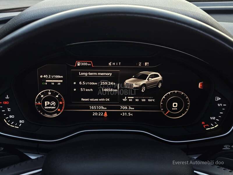 Audi Q5 2.0/QUATT/PANO/MATR