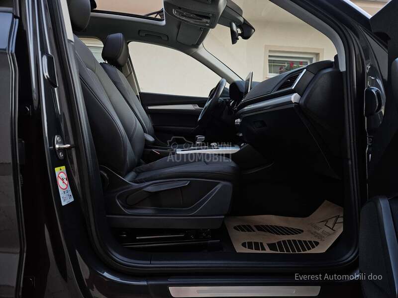 Audi Q5 2.0/QUATT/PANO/MATR