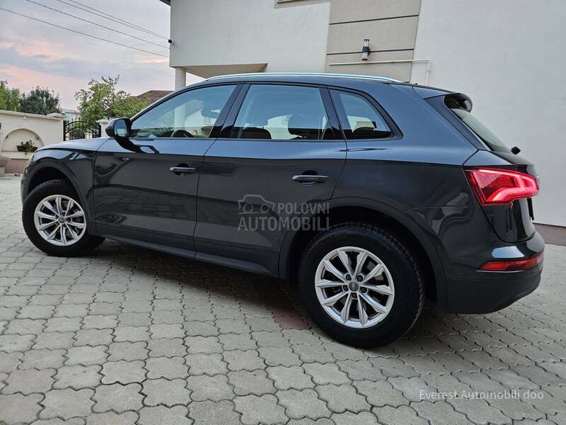 Audi Q5 2.0/QUATT/PANO/MATR