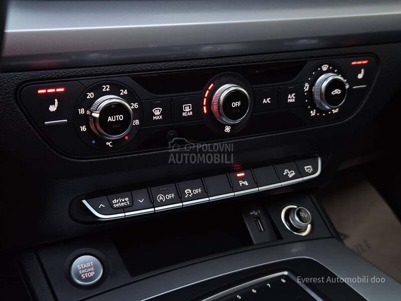 Audi Q5 2.0/QUATT/PANO/MATR